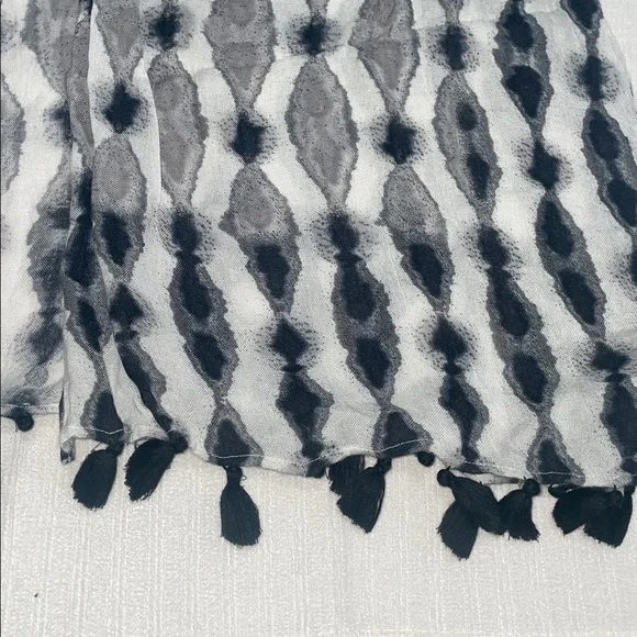 Caslon Gray and Black Patterned Light Shaw - Picture 4 of 5